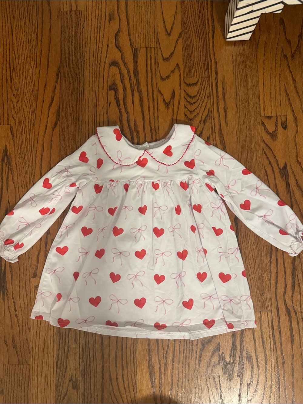 Girls' White Long-Sleeve Heart Print Top